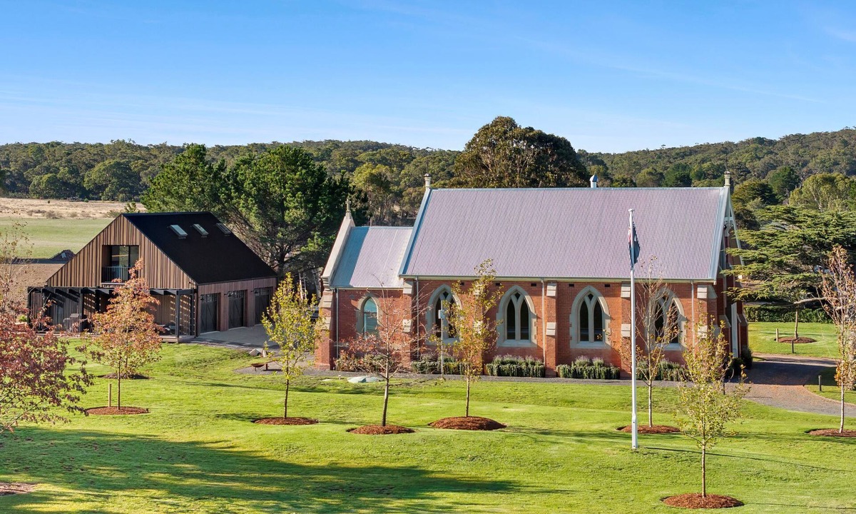 Springdallah Villa | Luxury Escape at Dallah Chapel & Loft