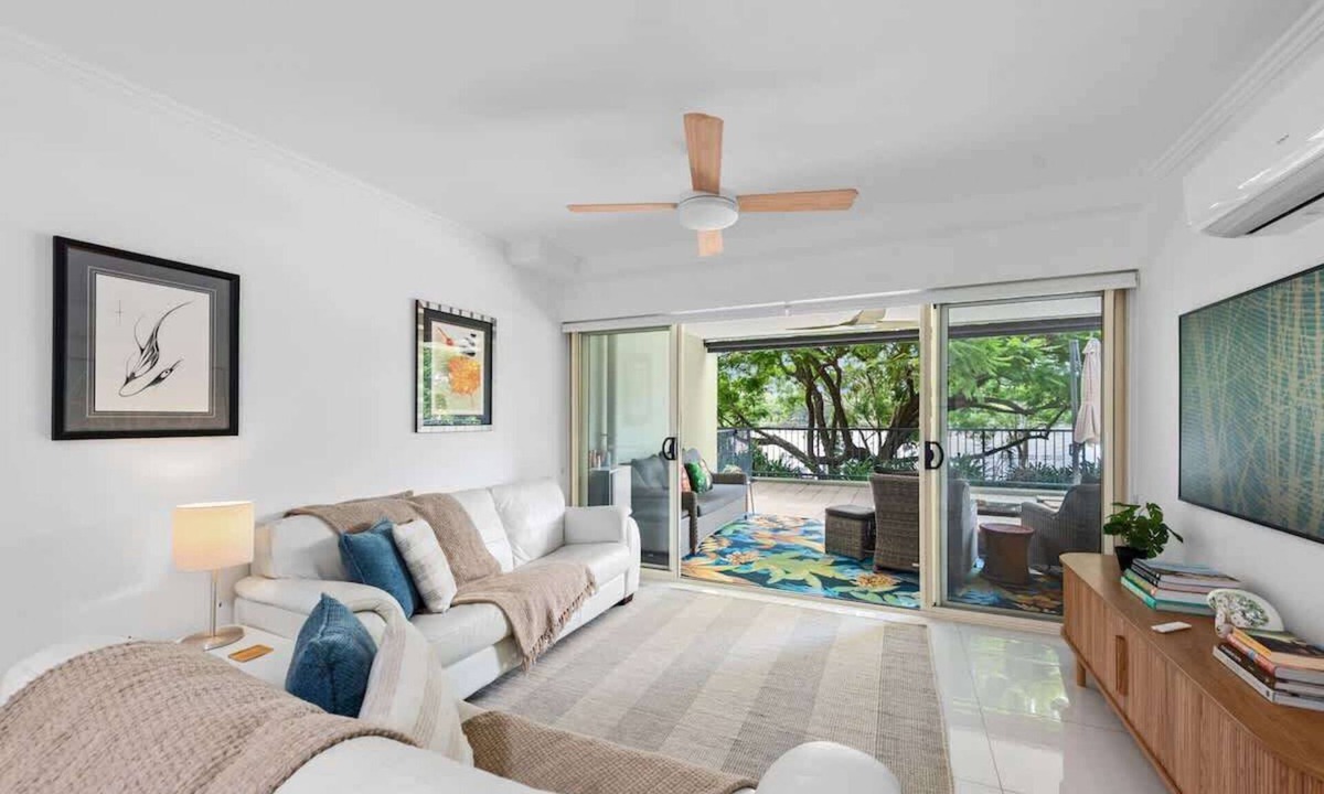 West End Apartment | Luxury Riverfront! 2Bed/2Bath/2Car ~ West End