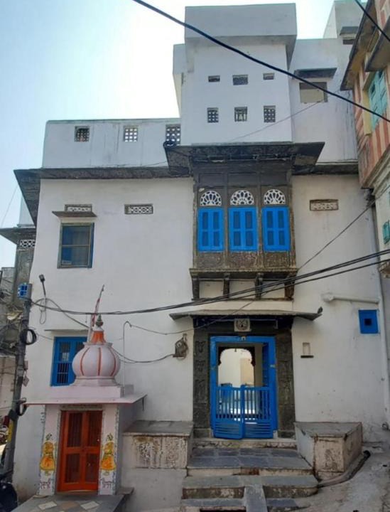 Udaipur City Centre House | Madan Mohan Villas (A Haritage Haveli Home Stay)
