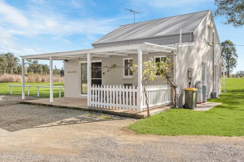 Lovedale House | Madigan Cottages | Settlers Cottage