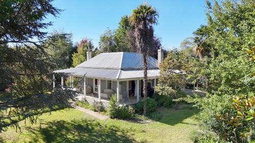Beechworth House | Marianna's Lakeside Cottage