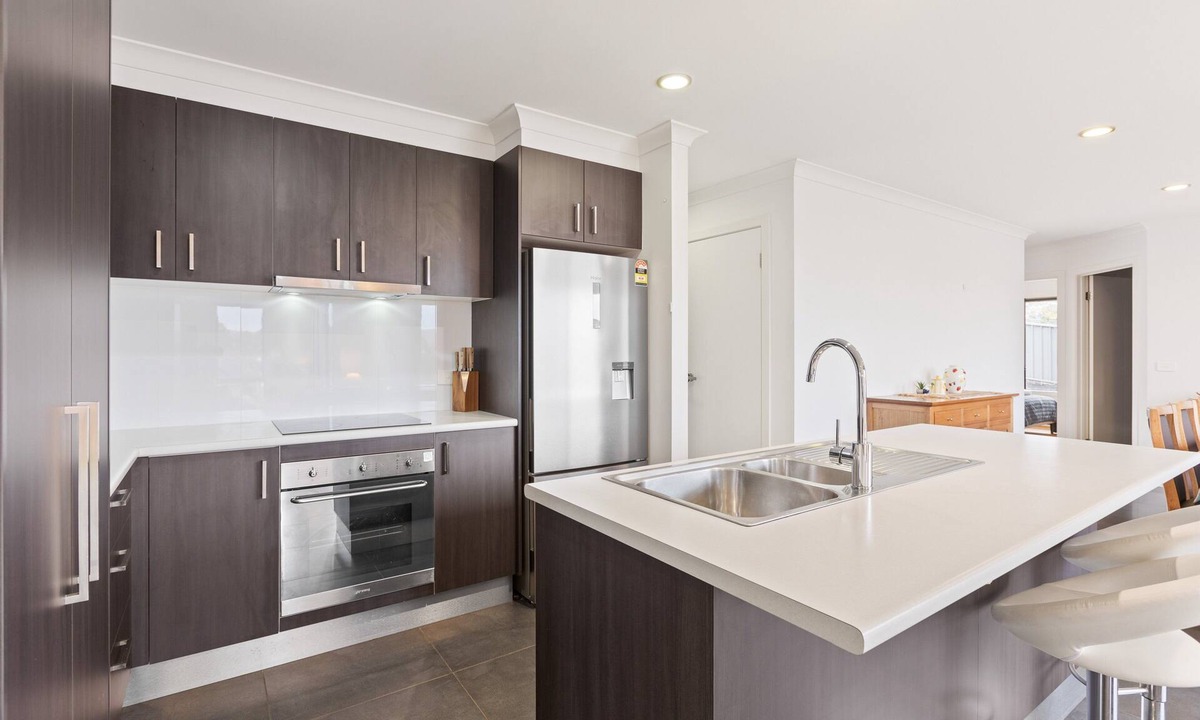 Eden Cottage | Marlin Vista - Pet friendly, fenced yard