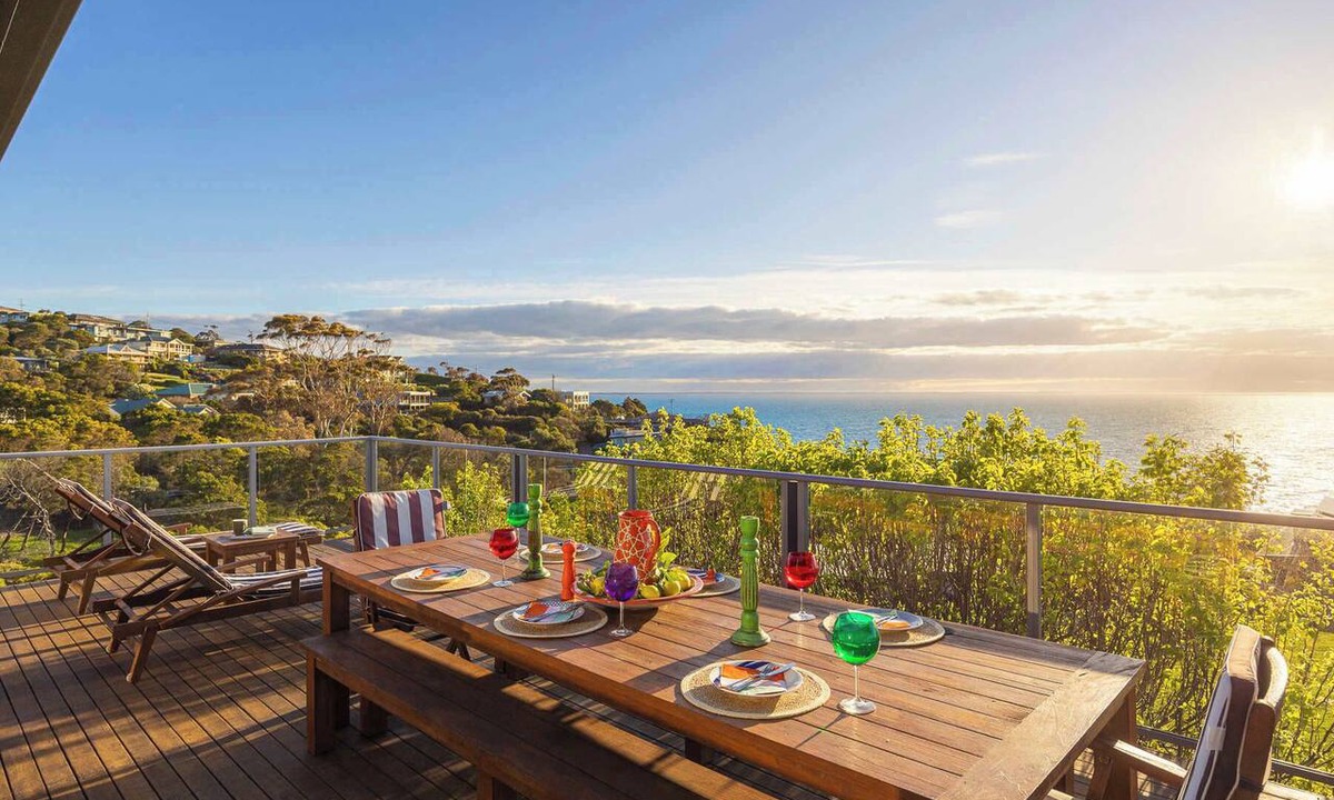 Mount Martha House | Martha's Maison | Heated Spa & Stunning Bay Views