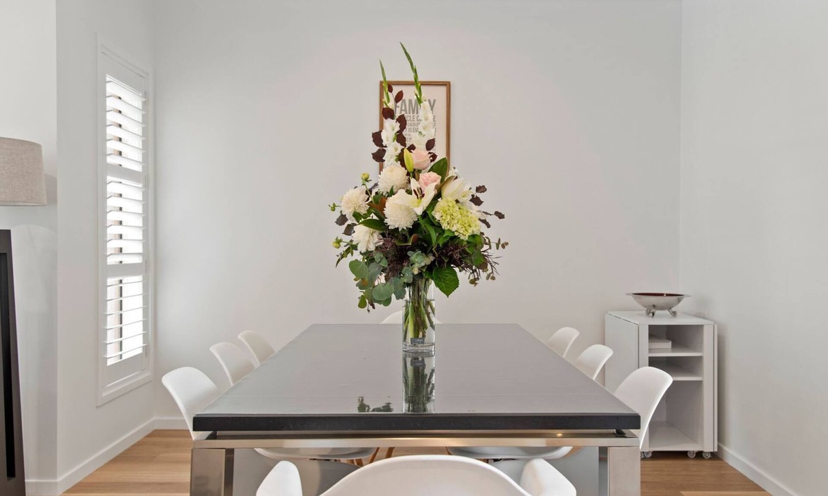 Narrawallee House | McGrath welcome's you to Seacluded in Narrawallee