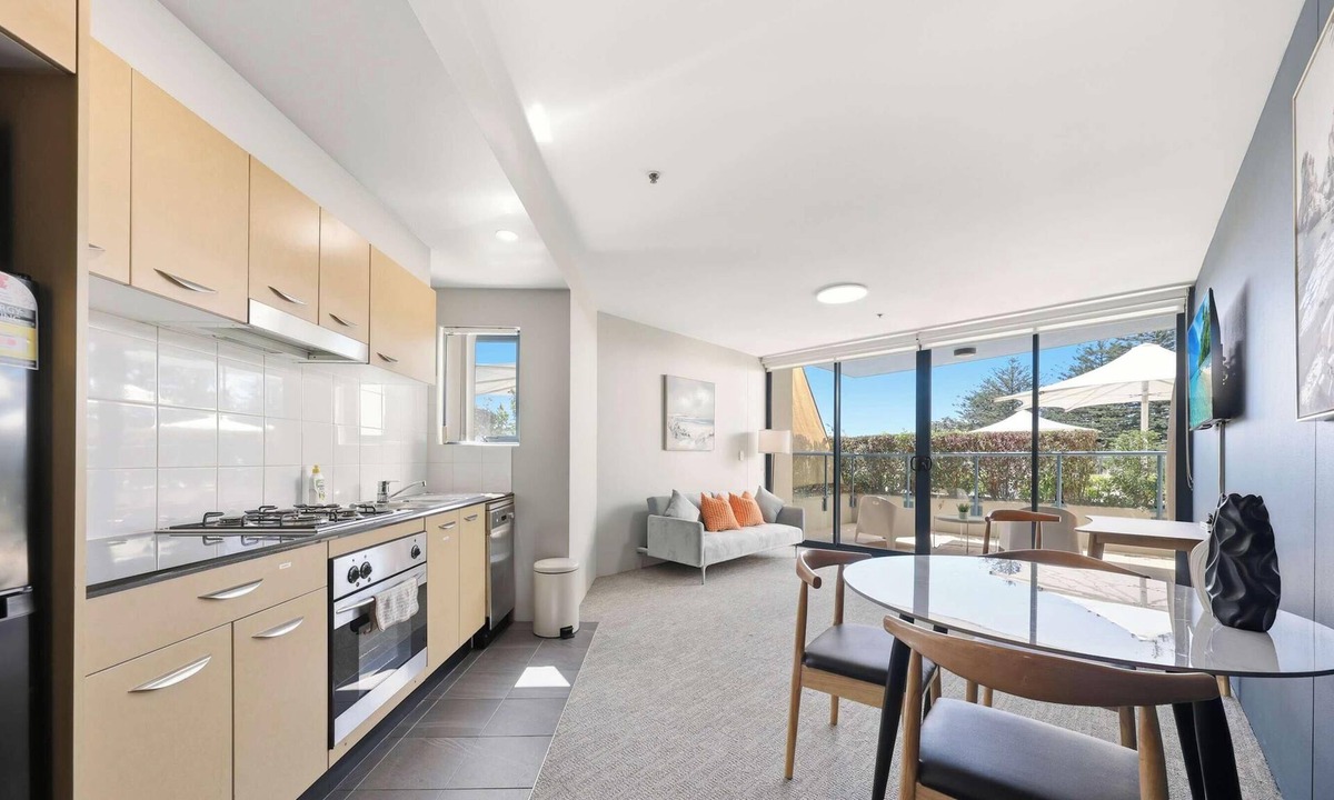 Cronulla Apartment | MetaWise BNB Modern 1Bed in Central Cronulla 6