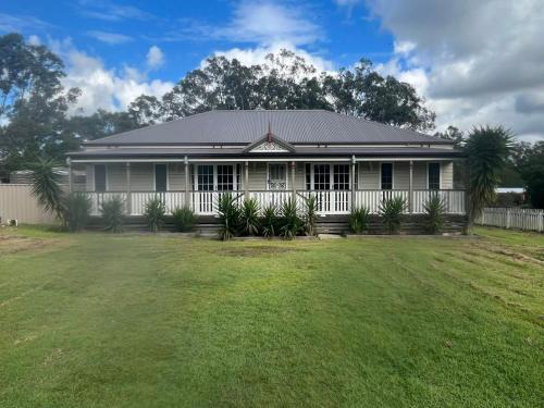 Coominya House | Mildreds Cottage