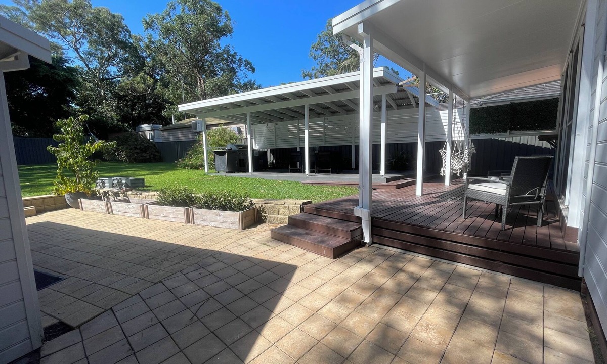 Mirrabooka House | Mirra Mirra -Hidden Gem By The Lake - Pet Friendly