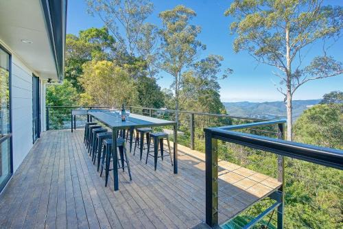 Lower Beechmont House | Misty Mountain View - A Tree-lined Tropical Oasis