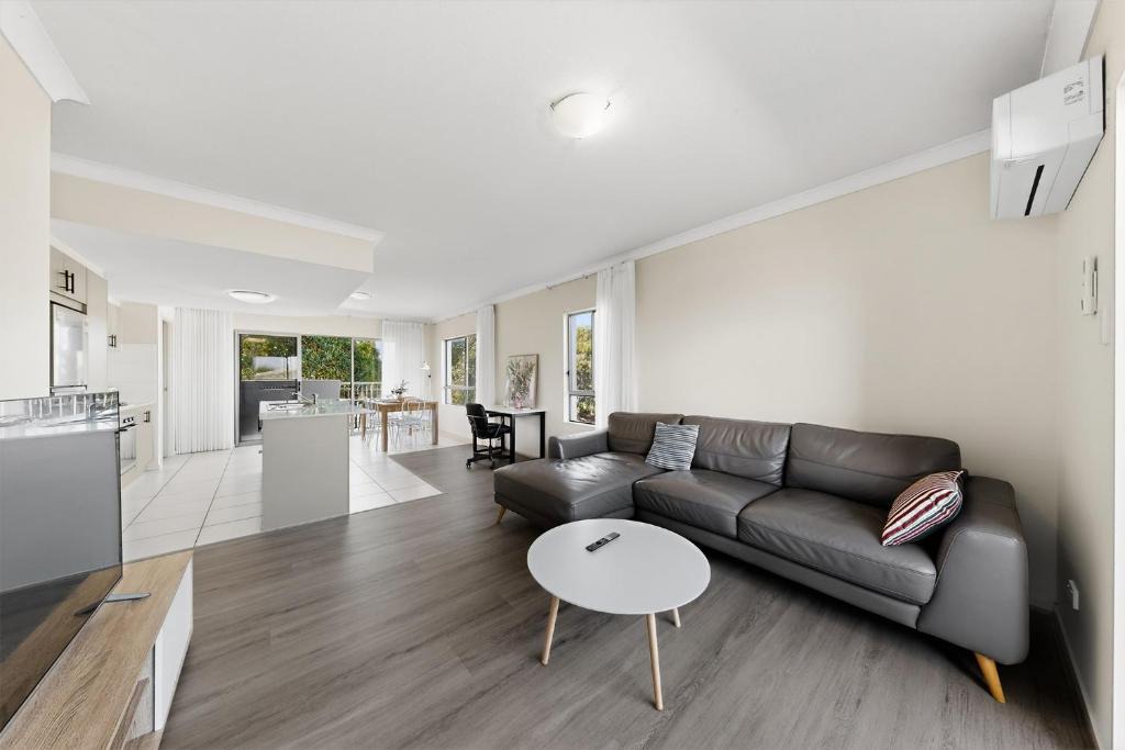 Mango Hill Apartment | Modern 2BR Mango Hill Stay Close to Shops & Rail
