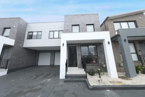 Box Hill House | Modern 4 Bedroom House in Box Hill