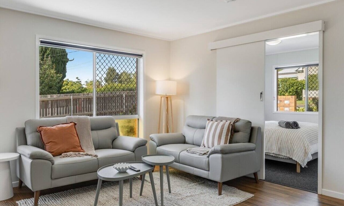 Centenary Heights Apartment | Modern Comfort in Quiet Neighbourhood!