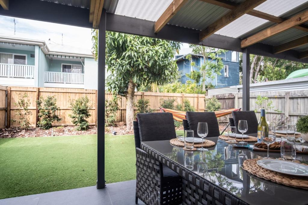 Mudjimba House | Modern Pet-friendly Mudjimba Townhouse
