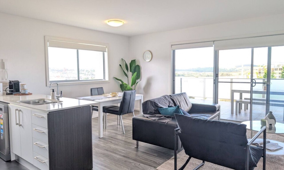 Wright Apartment | Modern & Relaxed Apartment, Great Views @Wright