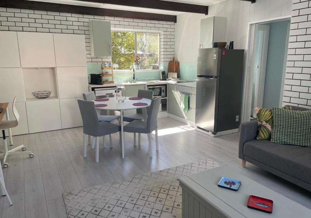 Athelstone Apartment | Modern studio with private patio