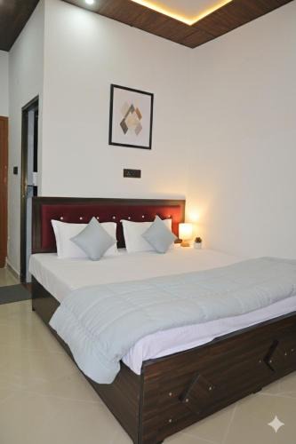 Faizabad Hotel | Monishka PALACE Ayodhy