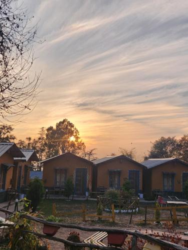 Bir Hostel | Monkey Mud House and Glamps, Bir