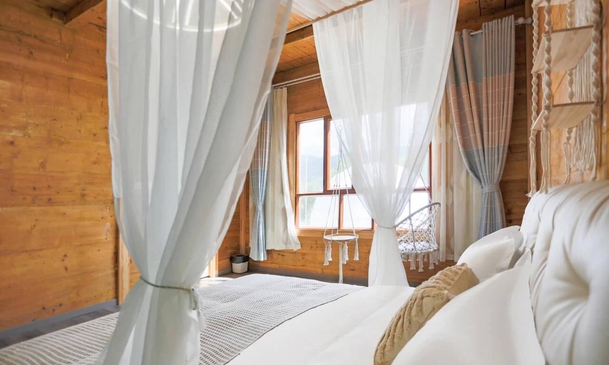 Xinyuan Bed & Breakfast | Montis Prospectu Tabernae Lignea
