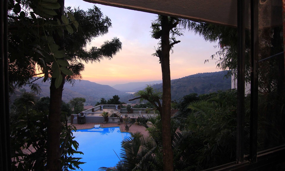 Panchgani Hotel | Mount View Executive The Valley Resort