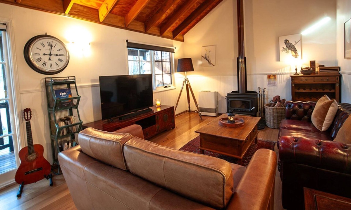 Blackheath House | Mountain Den | Charming pet friendly mountains cottage!