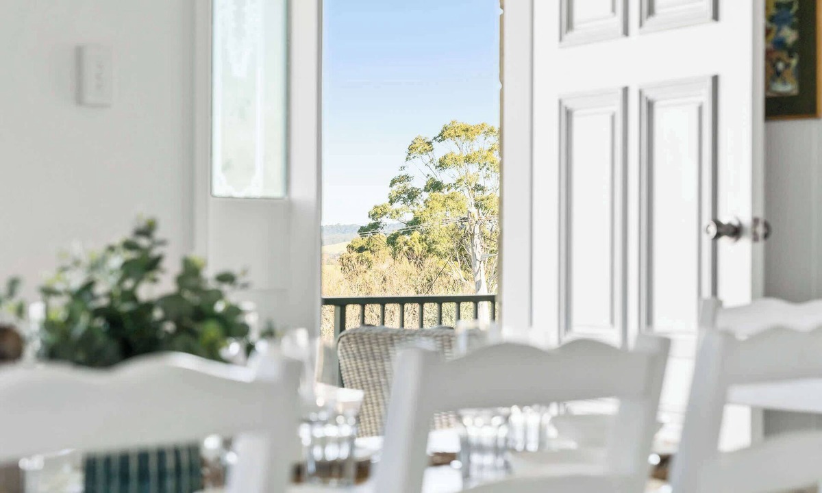 Milton House | Mountain Views Milton - renovated home near village