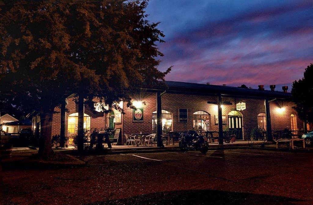 Murrumbateman Hotel | Murrumbateman Country Inn
