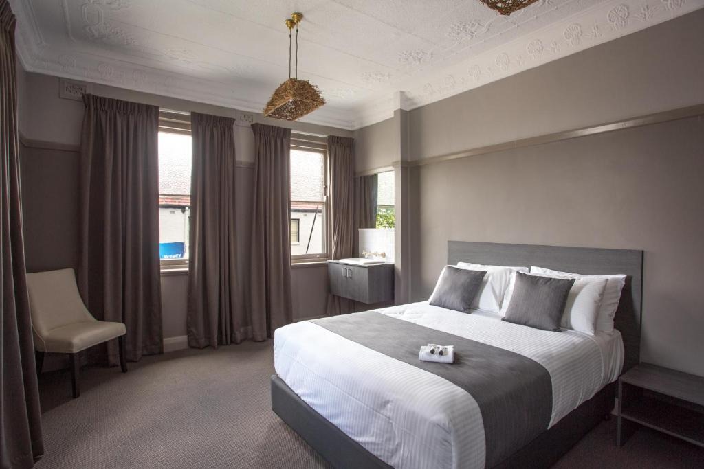 Adamstown Hotel | Nags Head Hotel