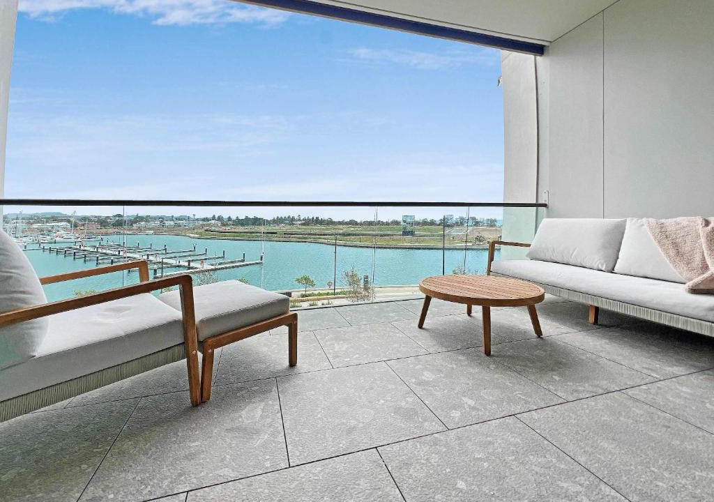 Shell Cove Apartment | Nautilus View - Luxury Marina Getaway