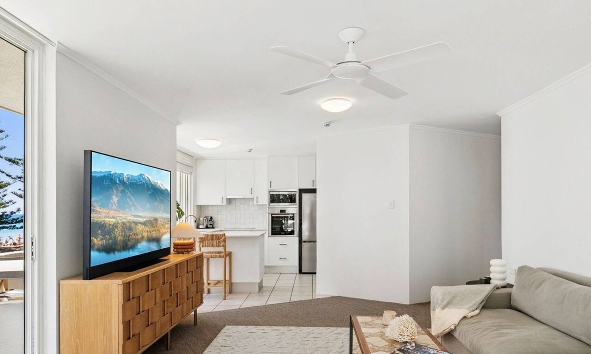 Manly Apartment | NEW! Manly Beachfront Apartment