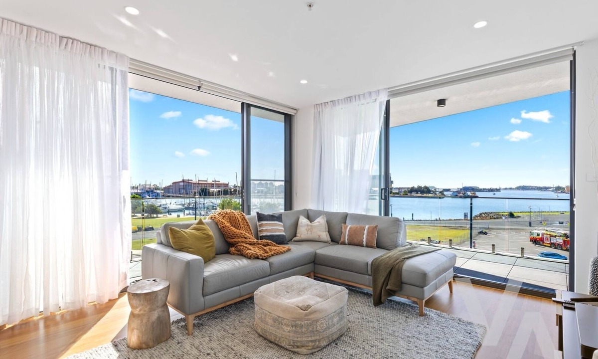 Wickham Apartment | Newcastle Harbour, 2-Apartments 4-Bed 4-Bath 2-Car