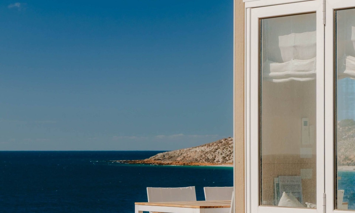 North Cape House | Nora - Tiny Coastal Sanctuary with Panoramic Ocean Views, Off-grid Beachfront Cabin on Kangaroo Isla.