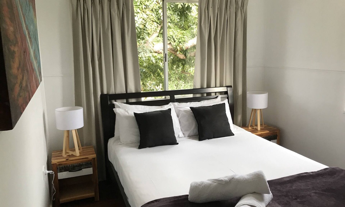 Queens Beach Apartment | Ocean Breeze Units