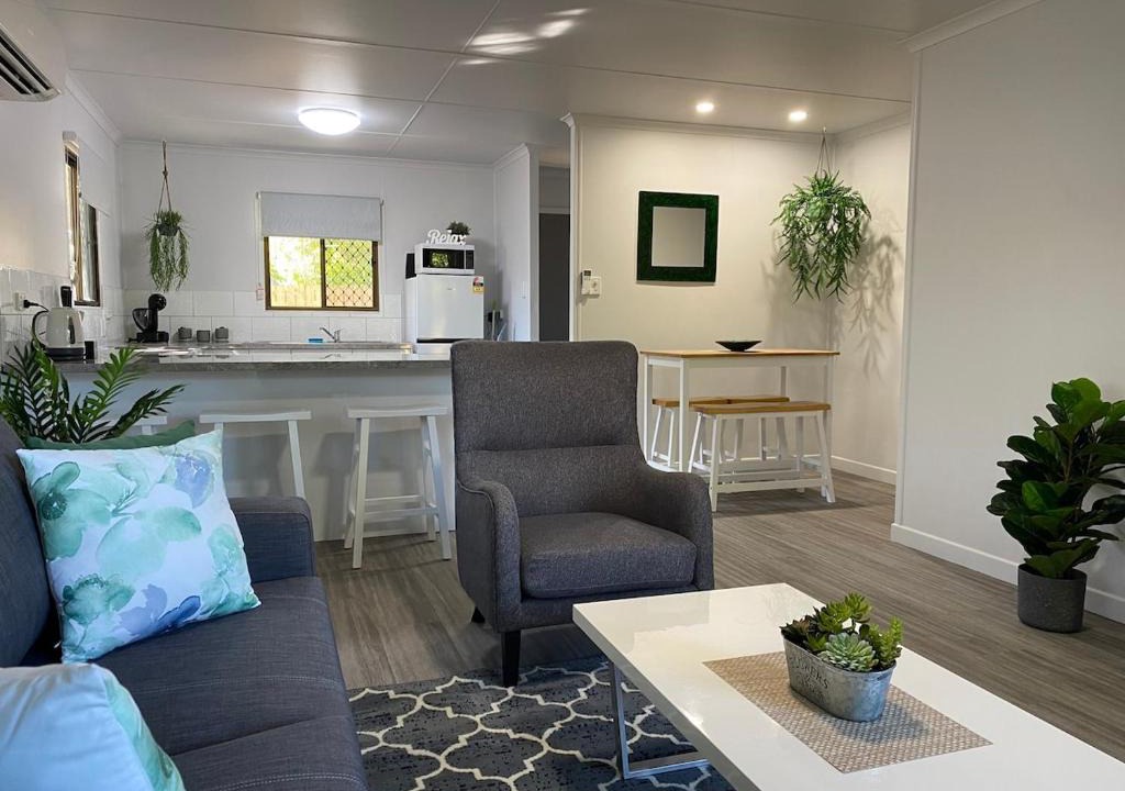 Slade Point Apartment | Ocean Breezes with Leafy View with Wi-fi