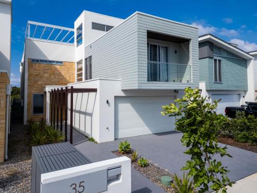 Magenta Shores House | Oceanfront Oasis | Stylish 4BR w/Epic Terrace