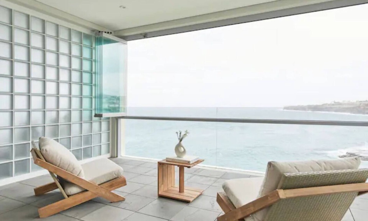 Tamarama Apartment | Oceanfront Tamarama Apartment: Best View in Sydney