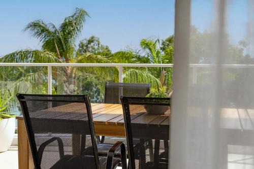 Urangan Apartment | Oceanview Oasis