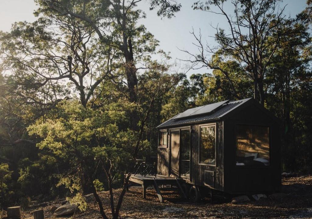 Yarramundi House | Off-Grid Cabin Nestled into Bush with Creek Access - Kaia