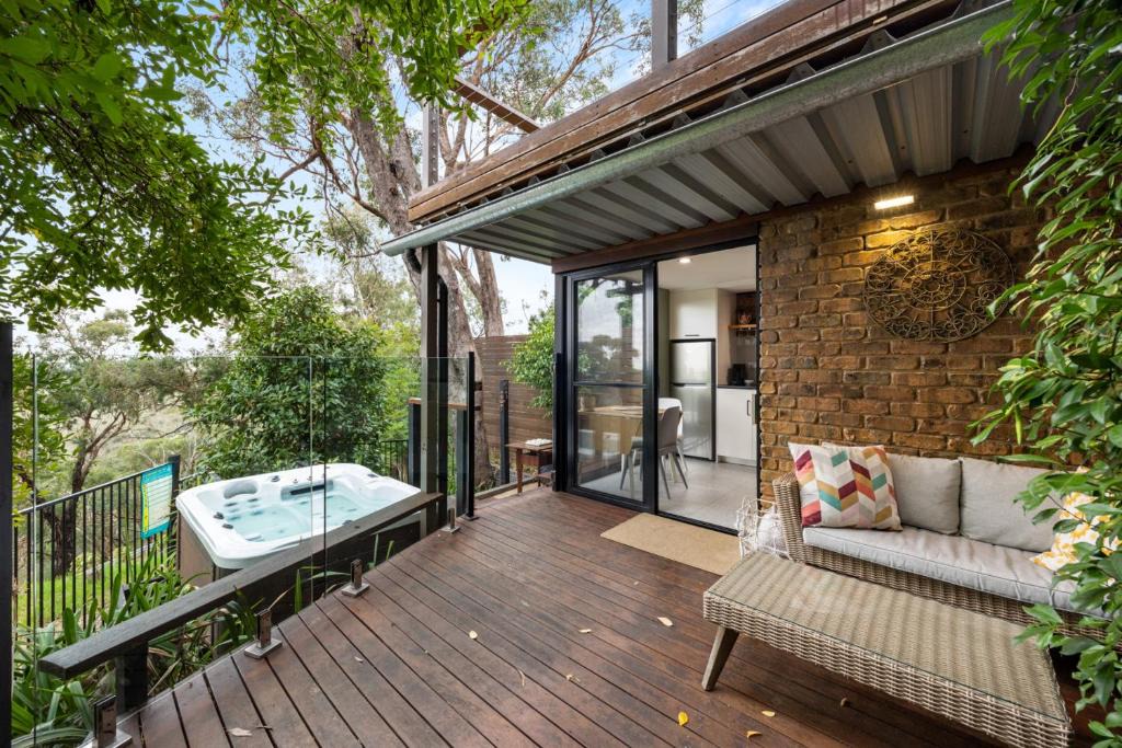 Belair Apartment | On The Deck Studio - Spa Hideaway in Scenic Belair