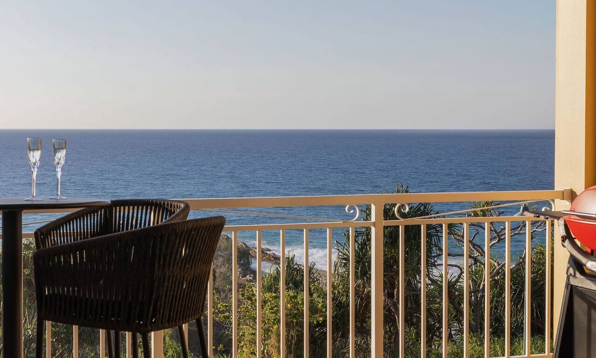 Coolangatta Apartment | Orion 6 - Beachfront Rainbow Bay - All Linen Supplied - Min. 3 Night Stays!