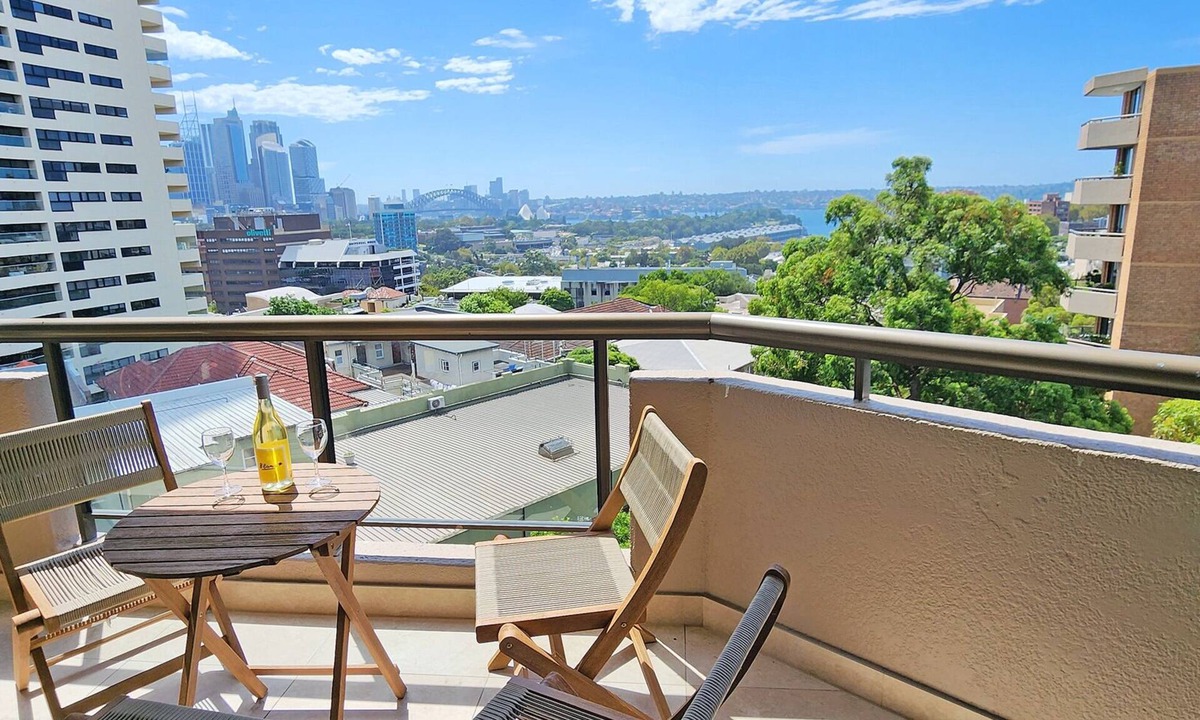 Darlinghurst Apartment | Outstanding Opera House & Harbour Bridge Views