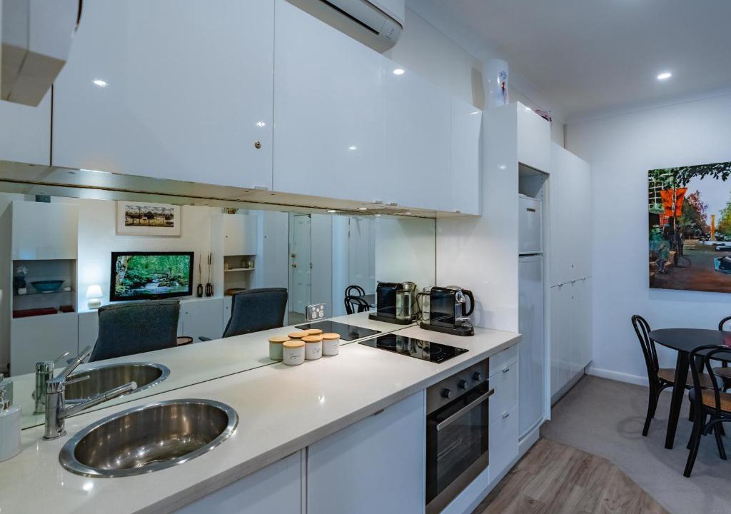 Kings Cross Apartment | Oversized Potts Point Studio