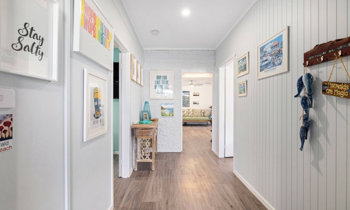 Emerald Beach House | Pandanus At Emerald, Steps to Beach, Restaurants, Village