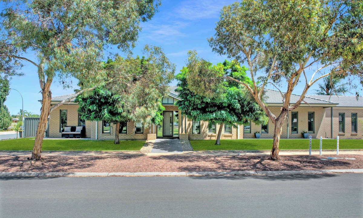 Moama House | Parkview - Echuca Holiday Homes