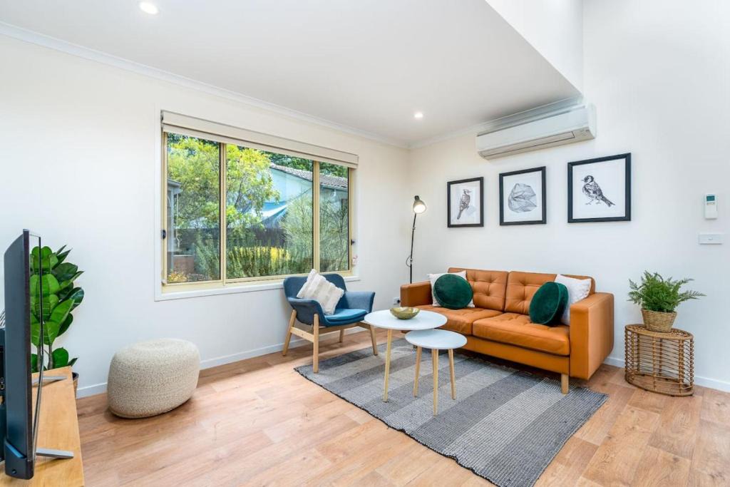 Dickson Apartment | Peaceful 1BR Courtyard Unit in quiet Dickson - Hosted by CanStay