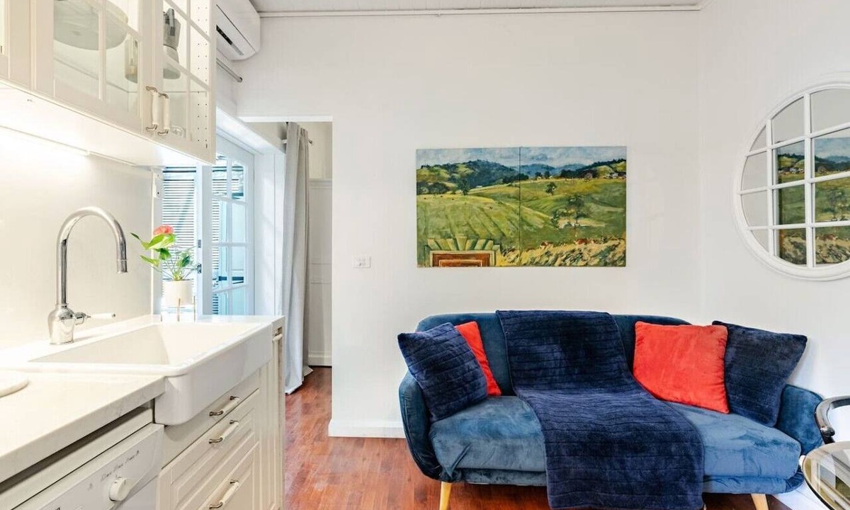 Brighton Apartment | Peaceful Brighton Studio Near Beach & Cafés