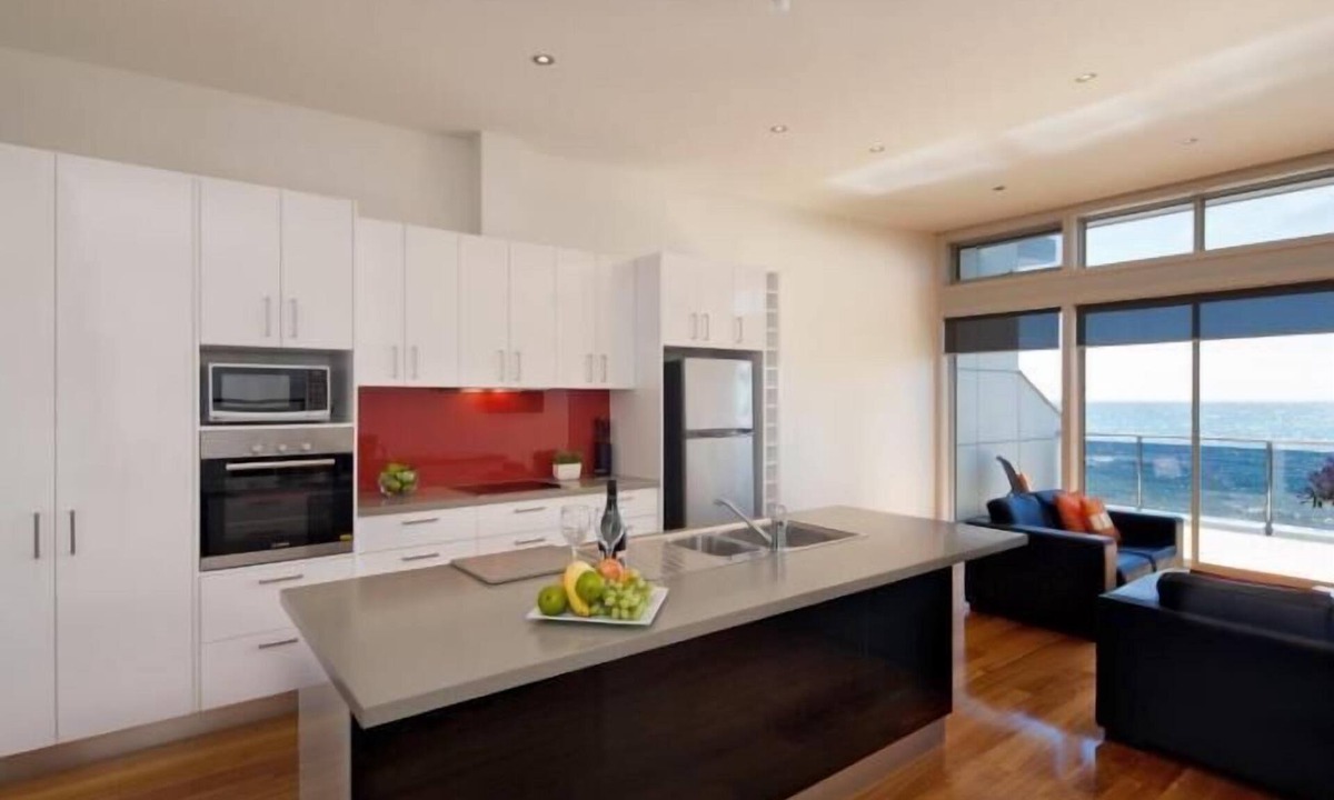 Penguin Apartment | Penguin Waterfront Escape