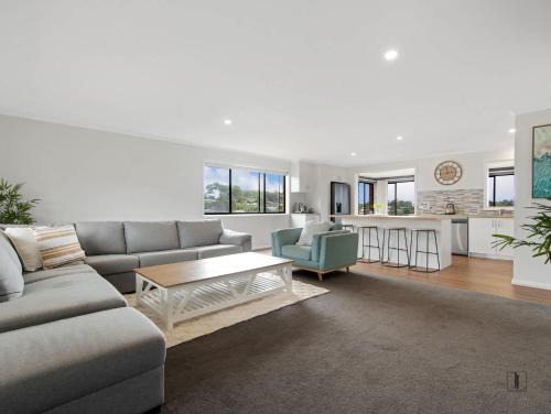 Surf Beach House | Pet-Friendly Home Walk to Beach