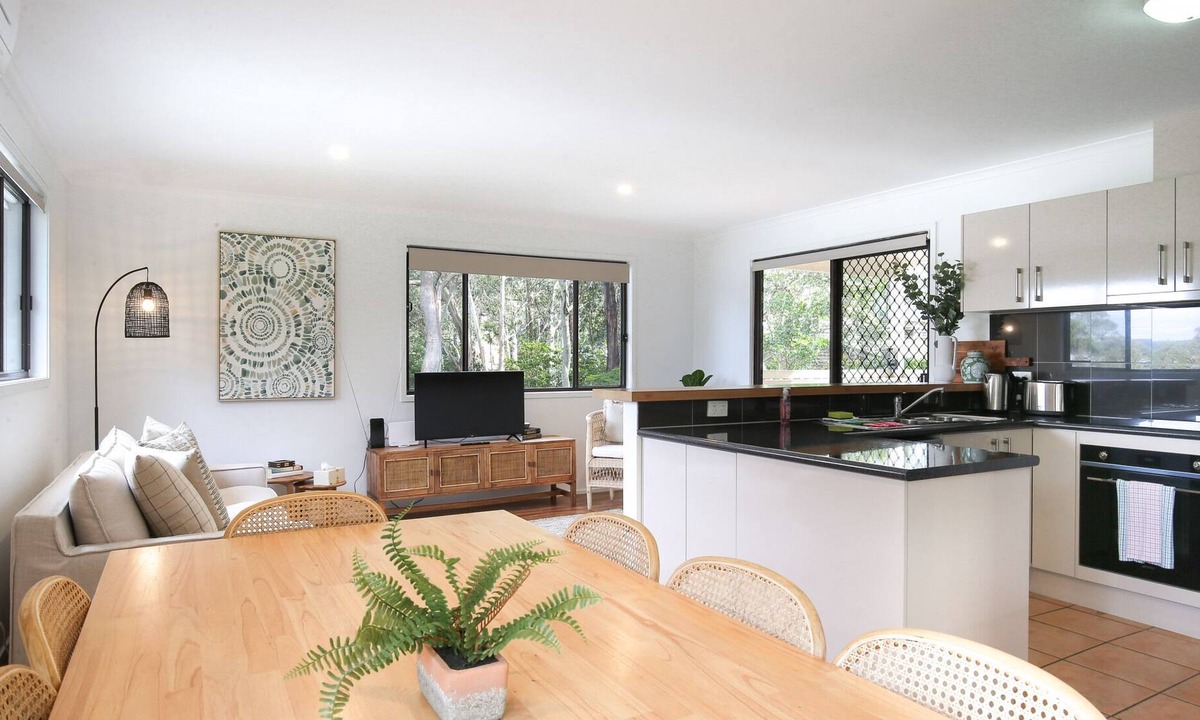 Long Beach House | Pet Friendly Spacious Family House Near the Beach
