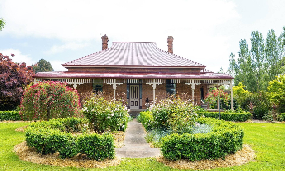 Hamilton Bed & Breakfast | Pierrepoint Wines & Accommodation