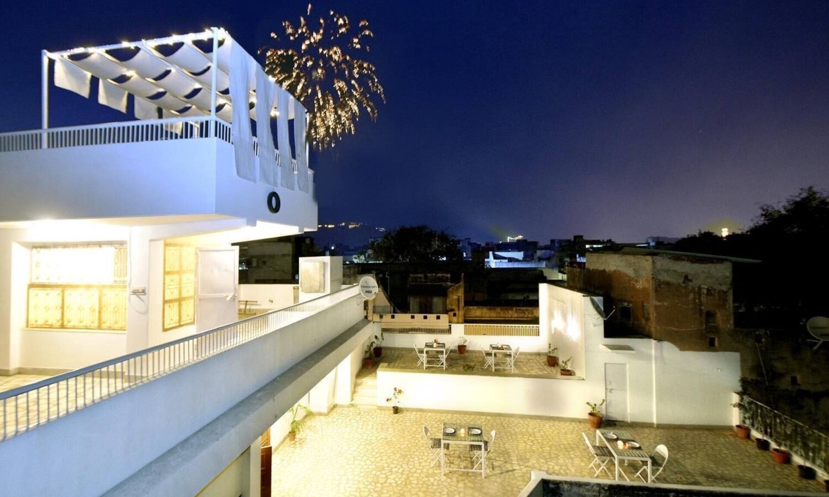 Pink City Hotel | Pink Cozzy