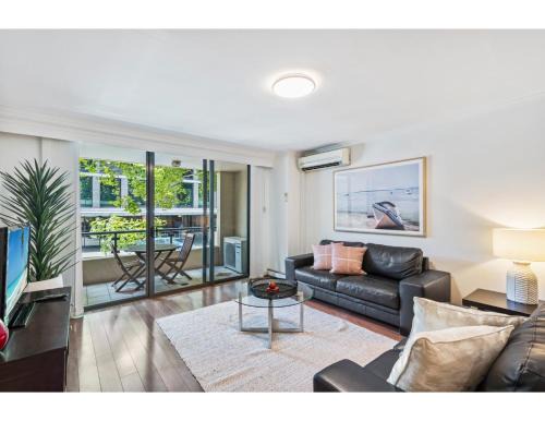 Pyrmont Apartment | Poolside 2-Bed Haven, Walk to City Centre